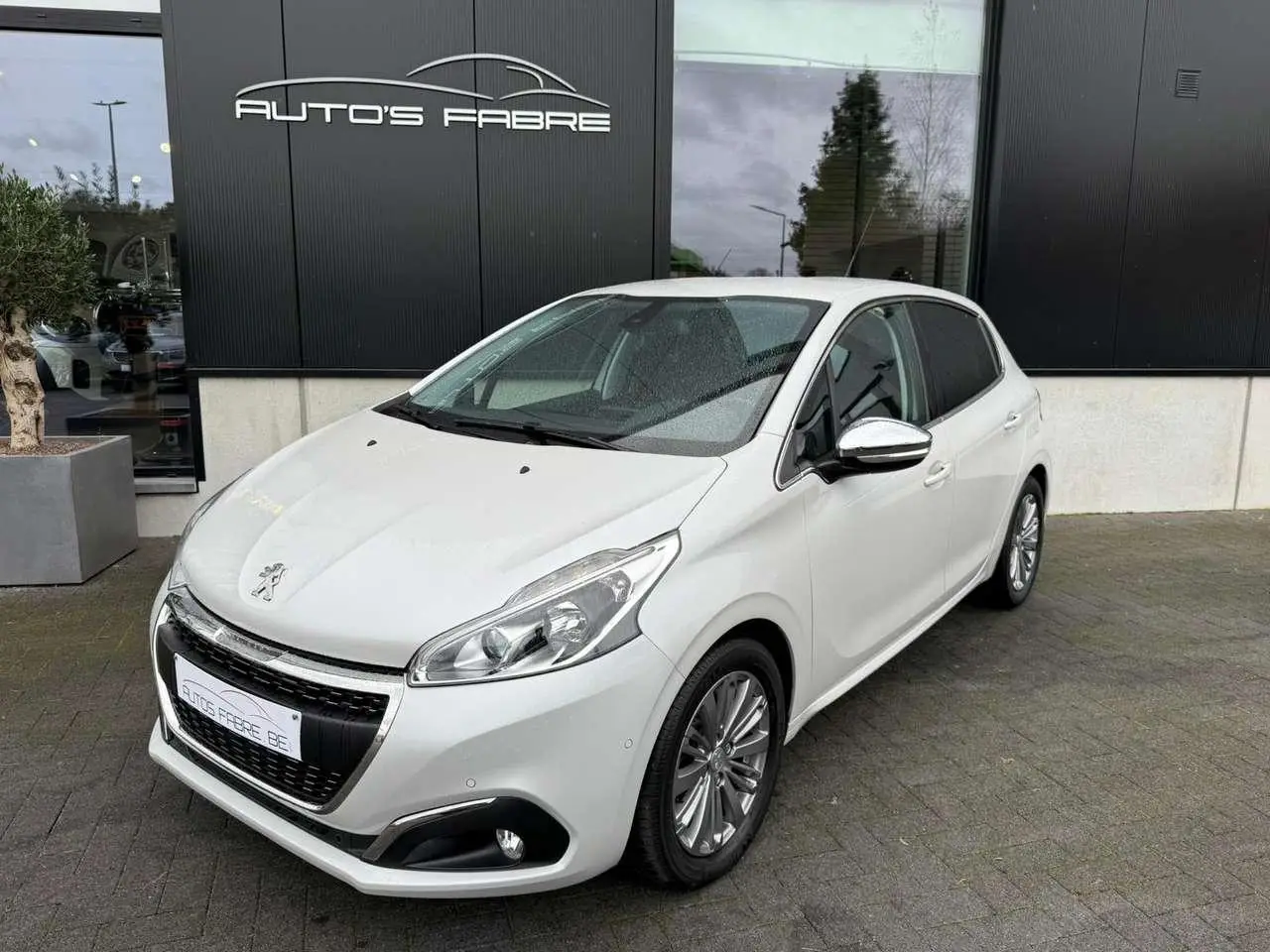 Photo 1 : Peugeot 208 2016 Petrol