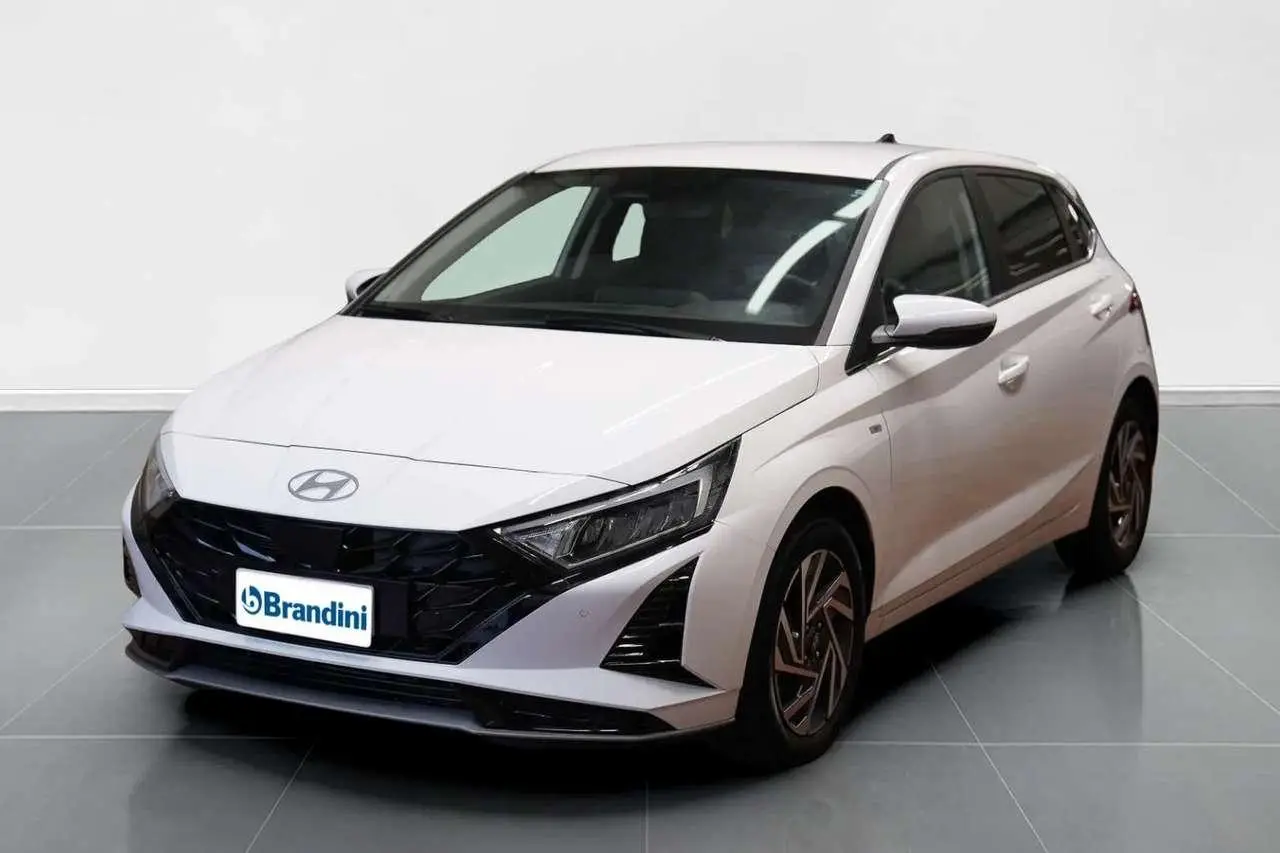 Photo 1 : Hyundai I20 2023 Hybrid