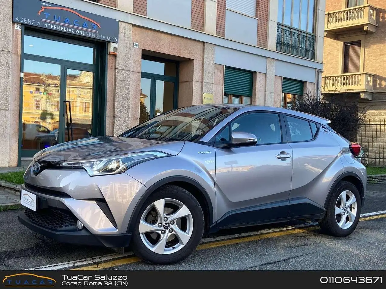 Photo 1 : Toyota C-hr 2017 Hybrid