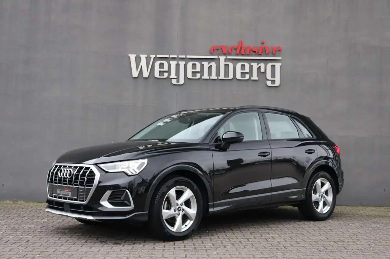 Photo 1 : Audi Q3 2021 Petrol