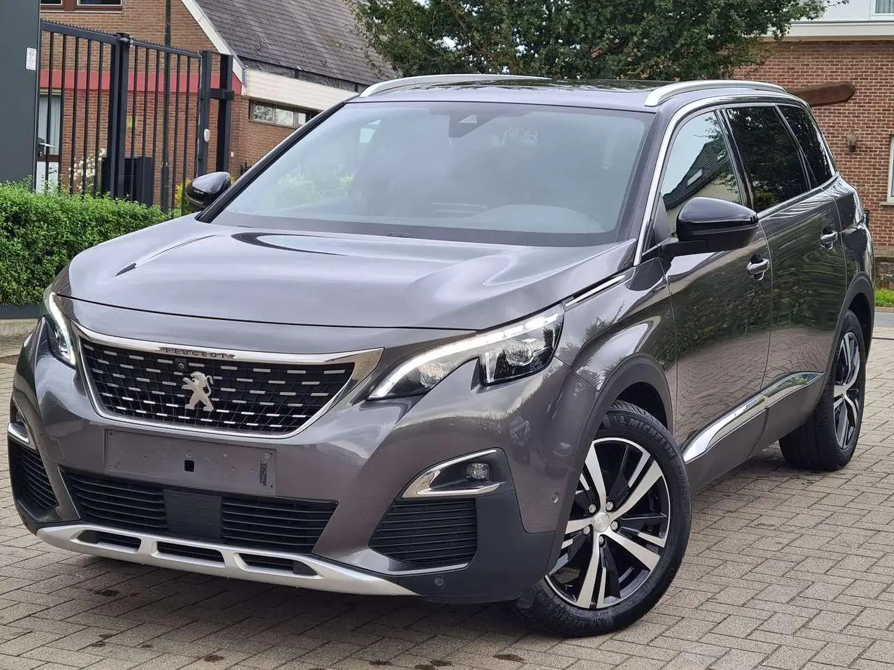 Photo 1 : Peugeot 5008 2019 Petrol