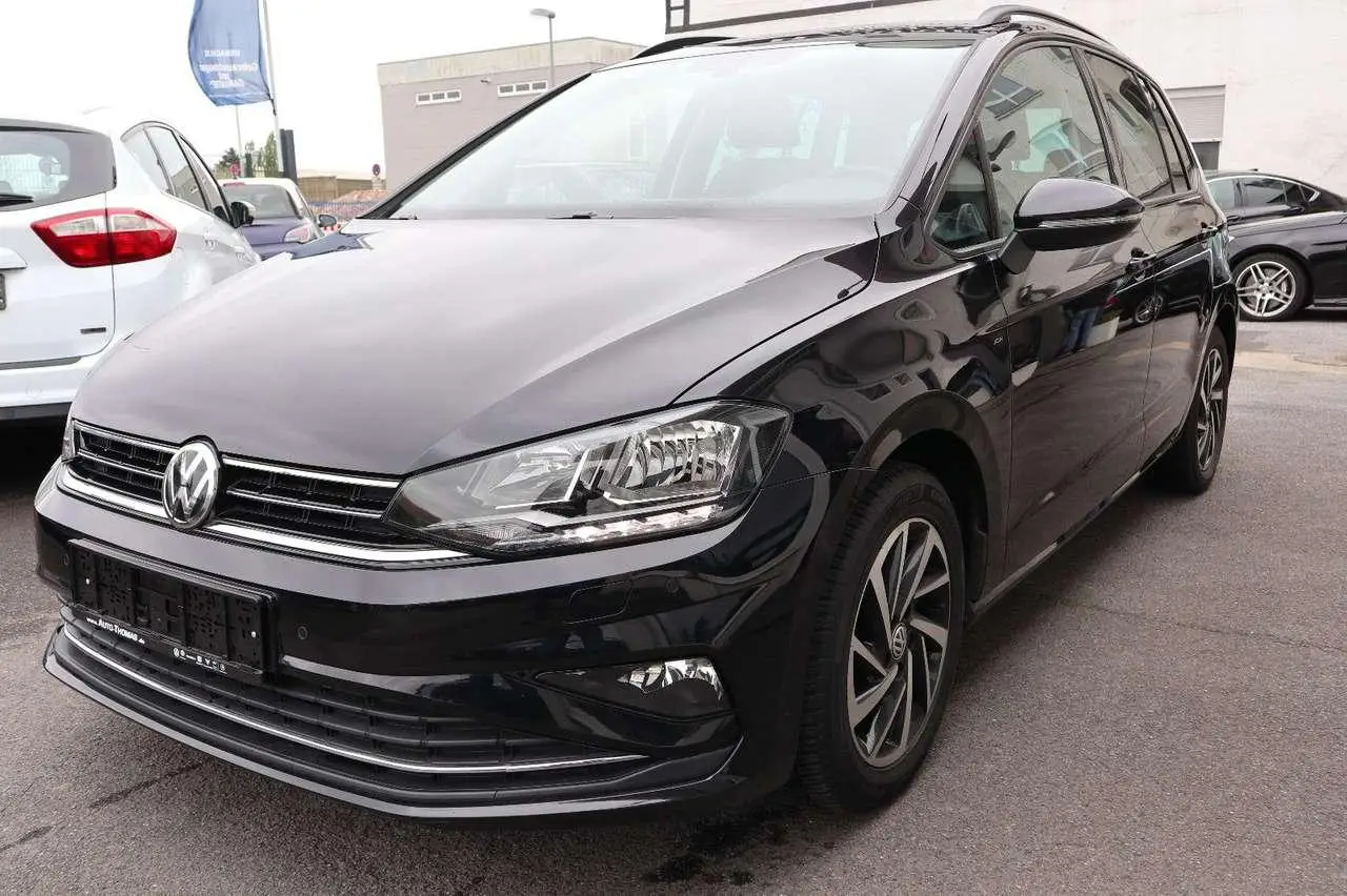 Photo 1 : Volkswagen Golf 2018 Petrol