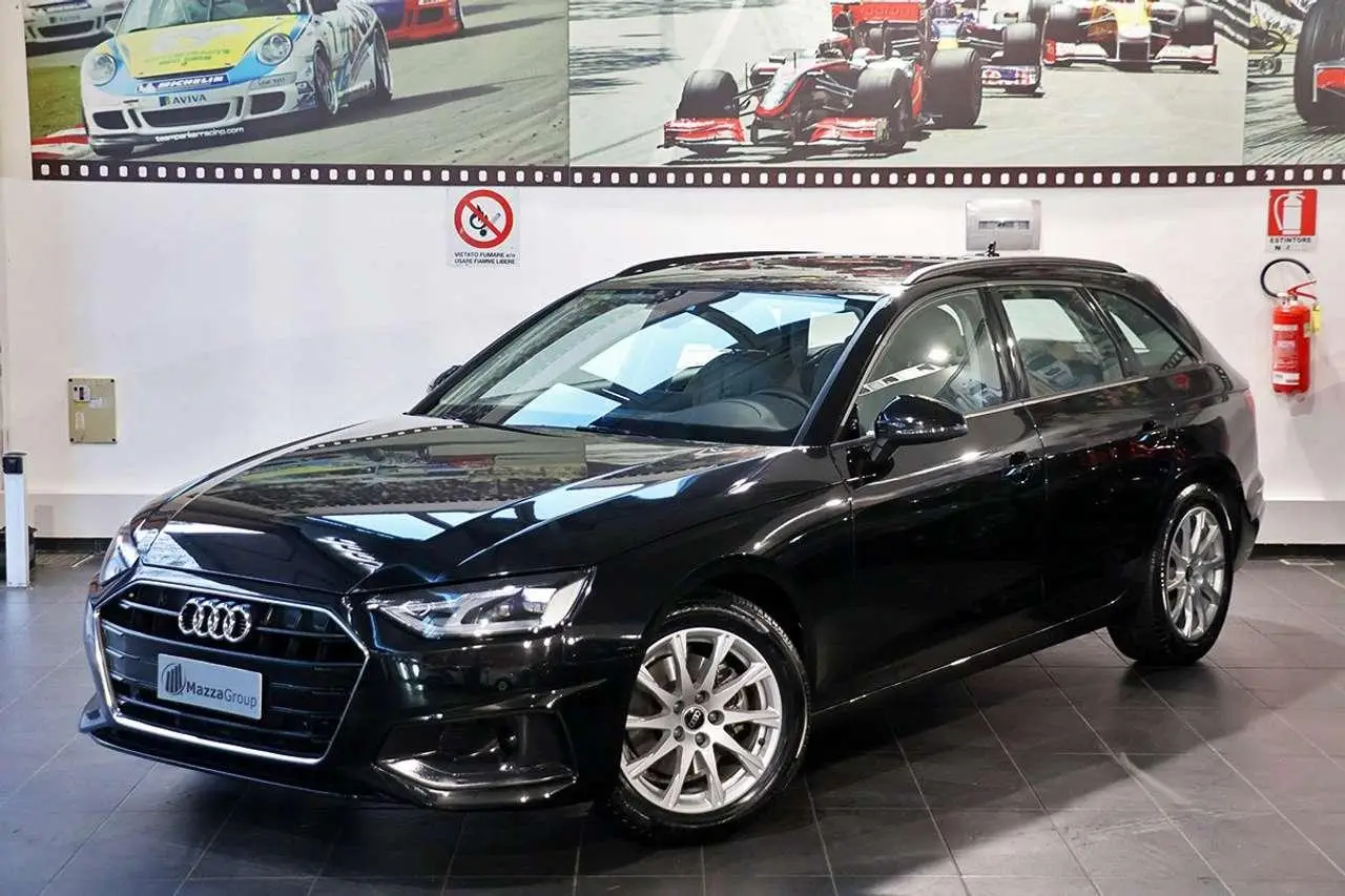 Photo 1 : Audi A4 2023 Hybrid