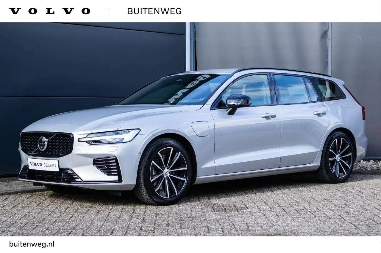 Photo 1 : Volvo V60 2023 Hybride