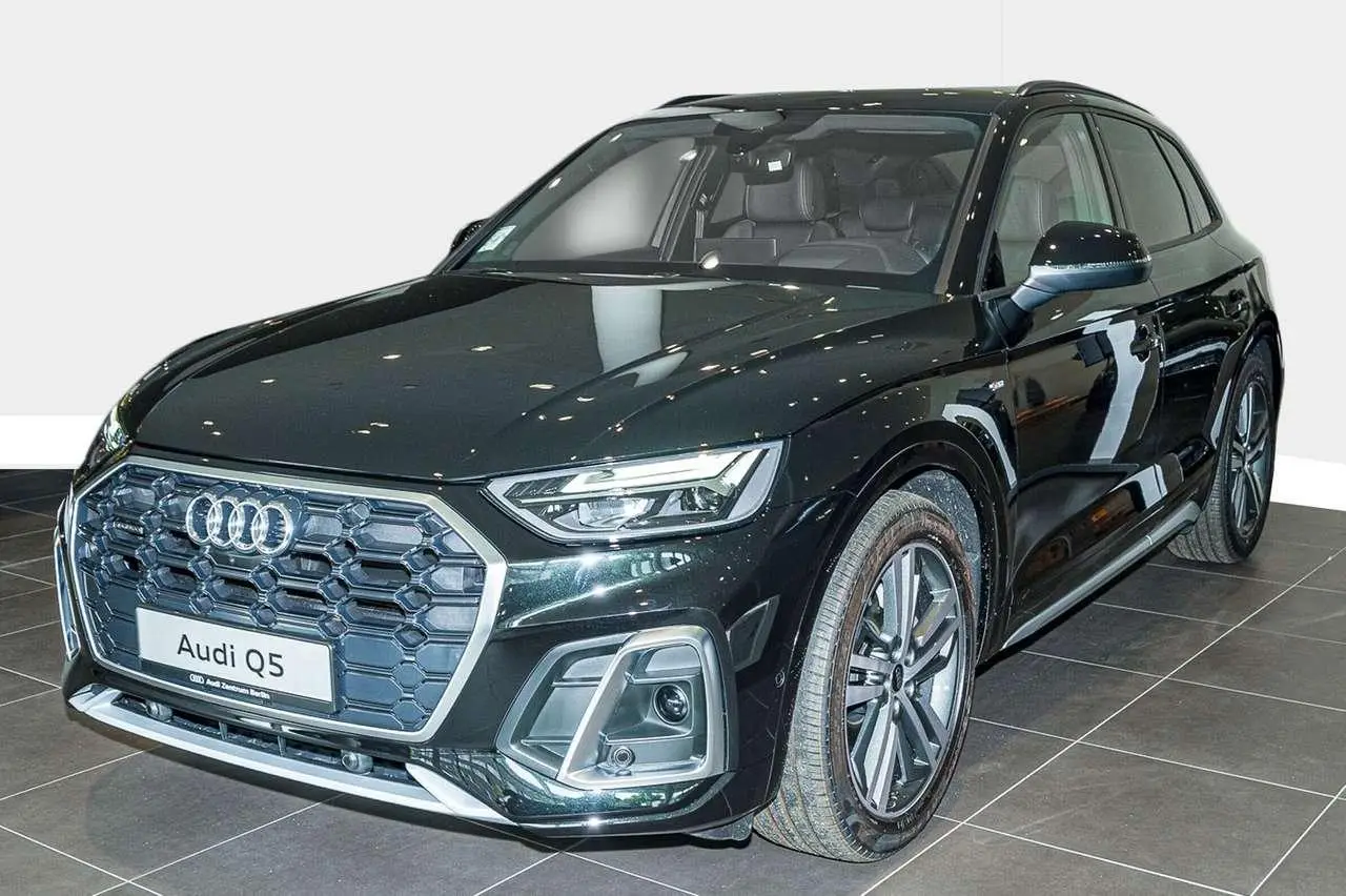 Photo 1 : Audi Q5 2024 Essence