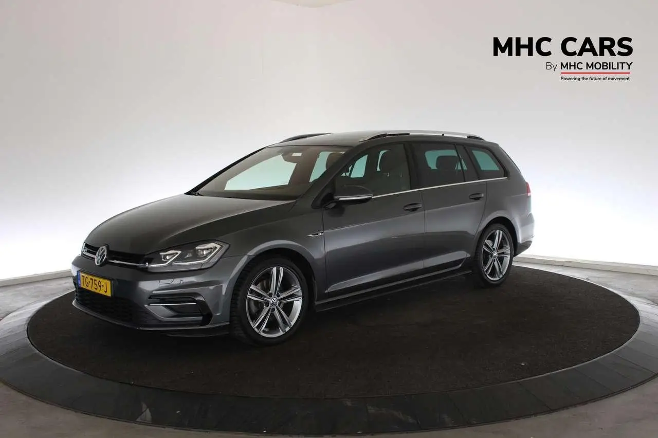 Photo 1 : Volkswagen Golf 2018 Petrol