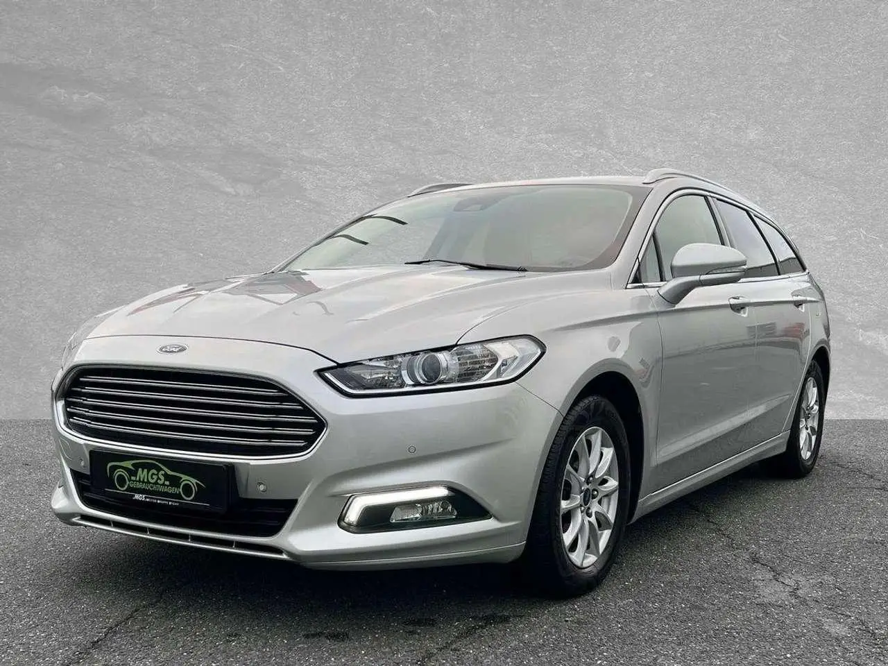 Photo 1 : Ford Mondeo 2019 Essence