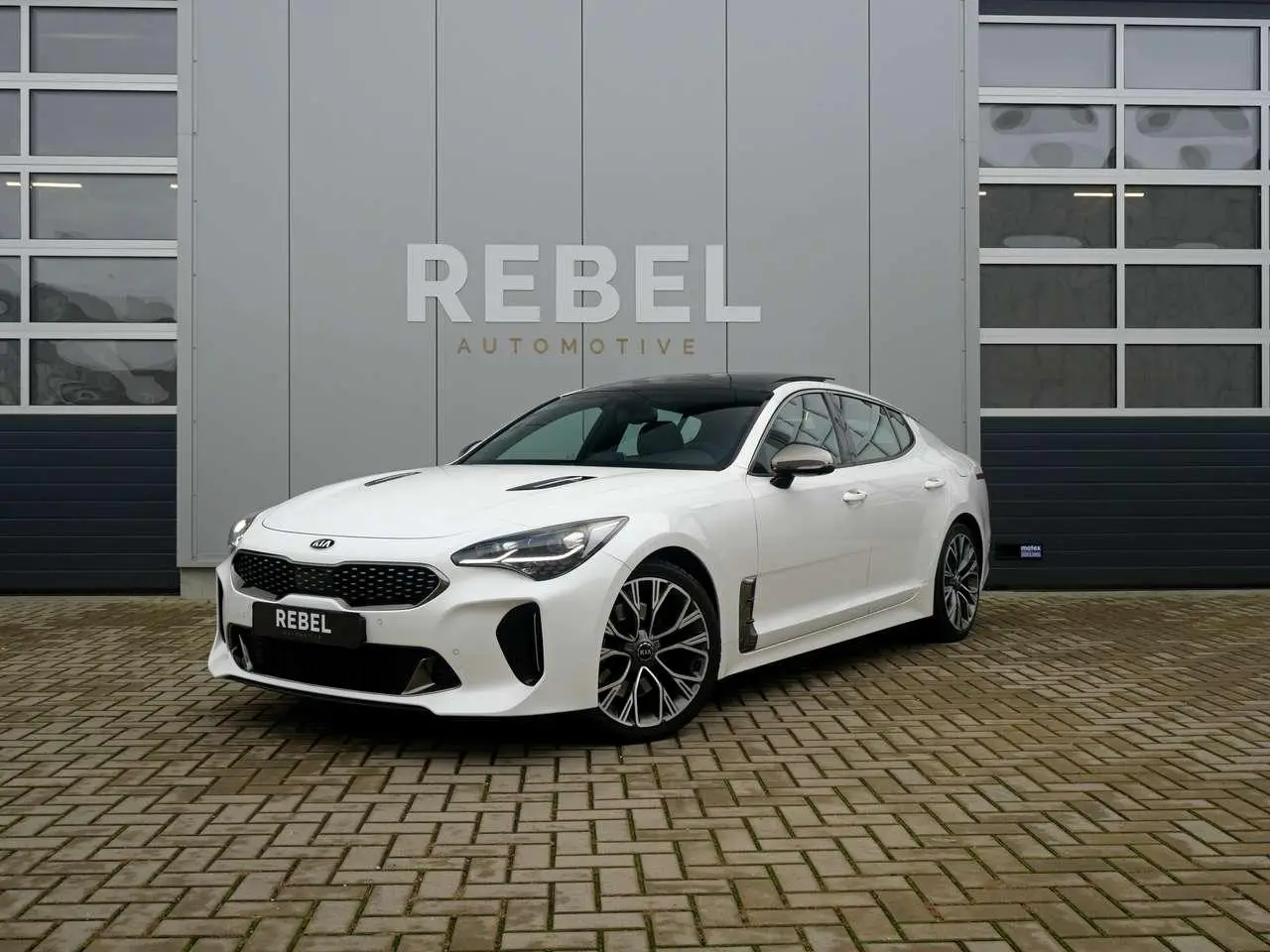 Photo 1 : Kia Stinger 2019 Essence