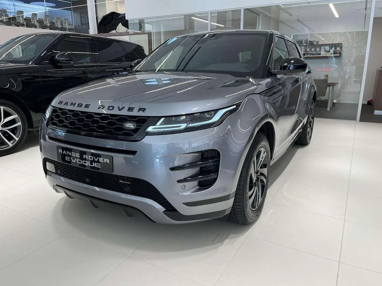 Photo 1 : Land Rover Range Rover Evoque 2024 Hybrid