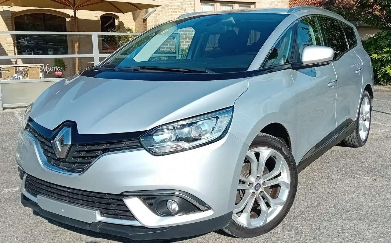 Photo 1 : Renault Scenic 2017 Essence