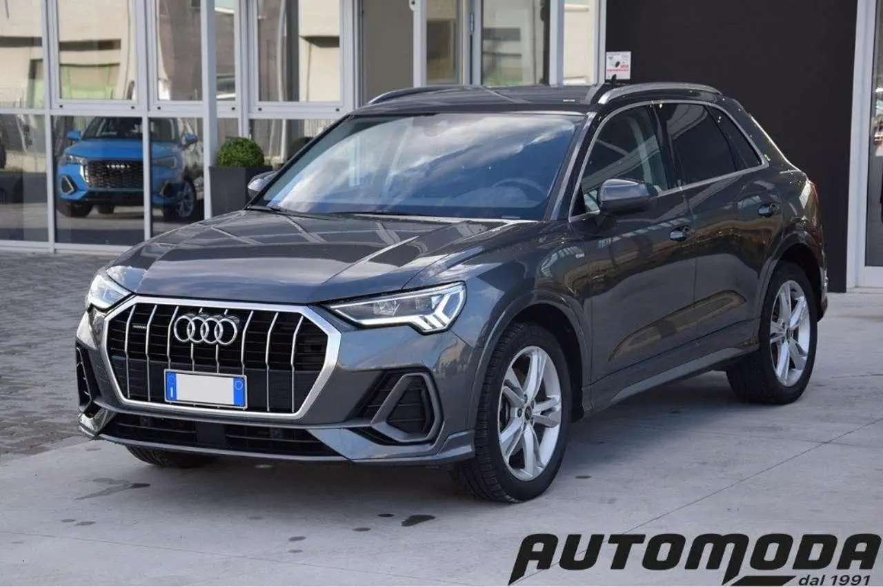 Photo 1 : Audi Q3 2020 Petrol