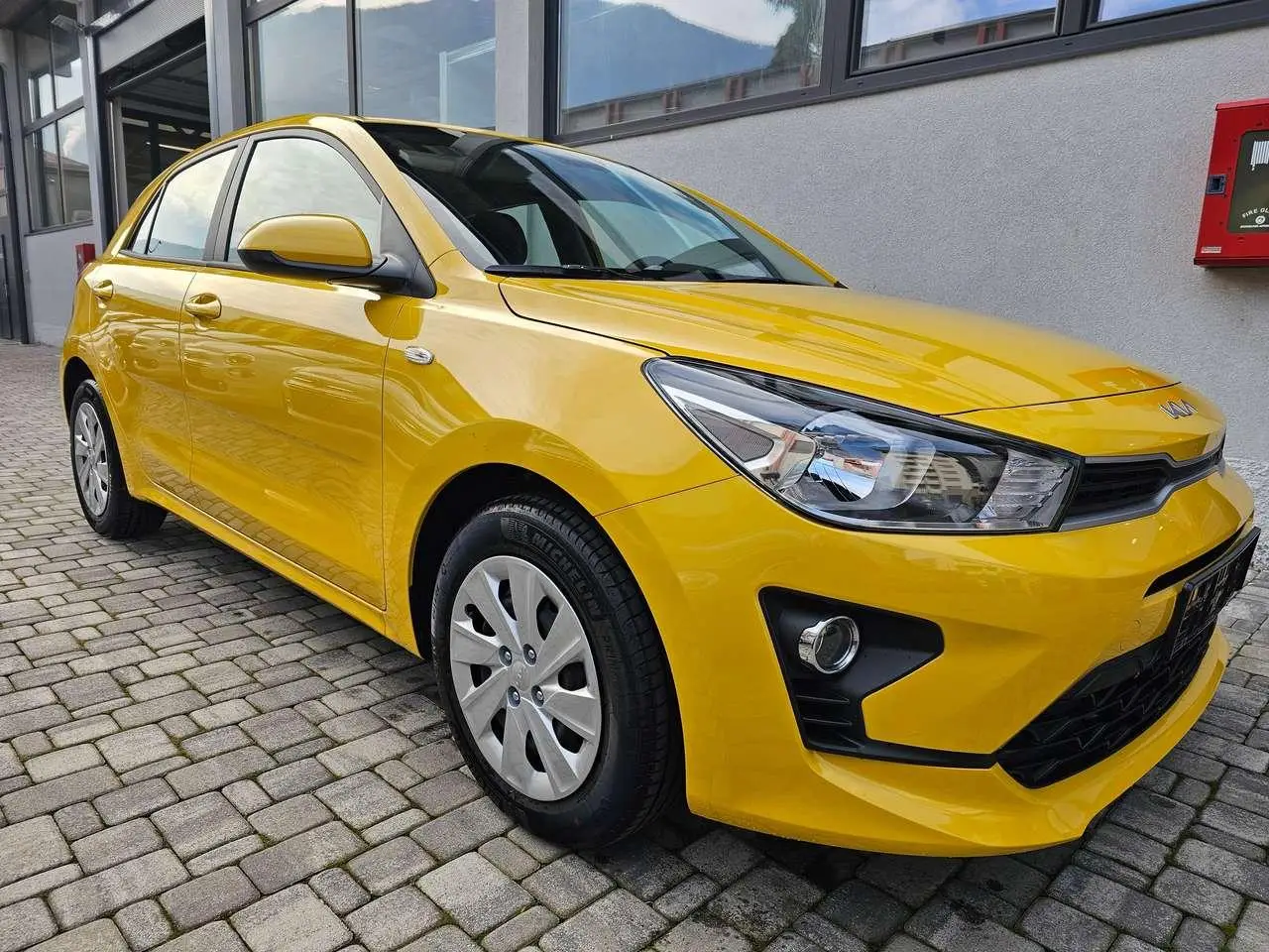 Photo 1 : Kia Rio 2023 Essence