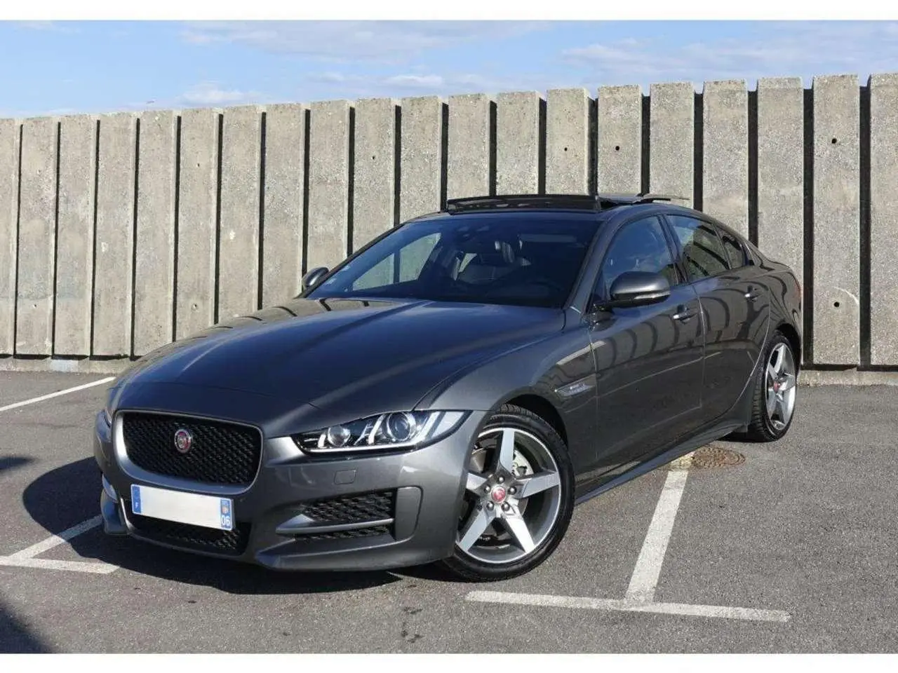 Photo 1 : Jaguar Xe 2018 Diesel