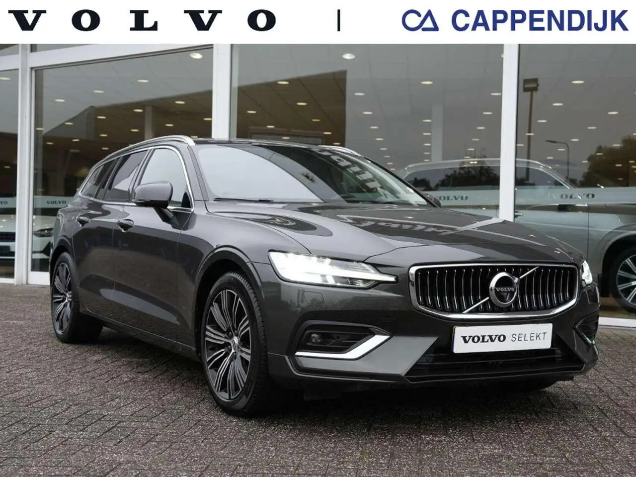 Photo 1 : Volvo V60 2020 Petrol