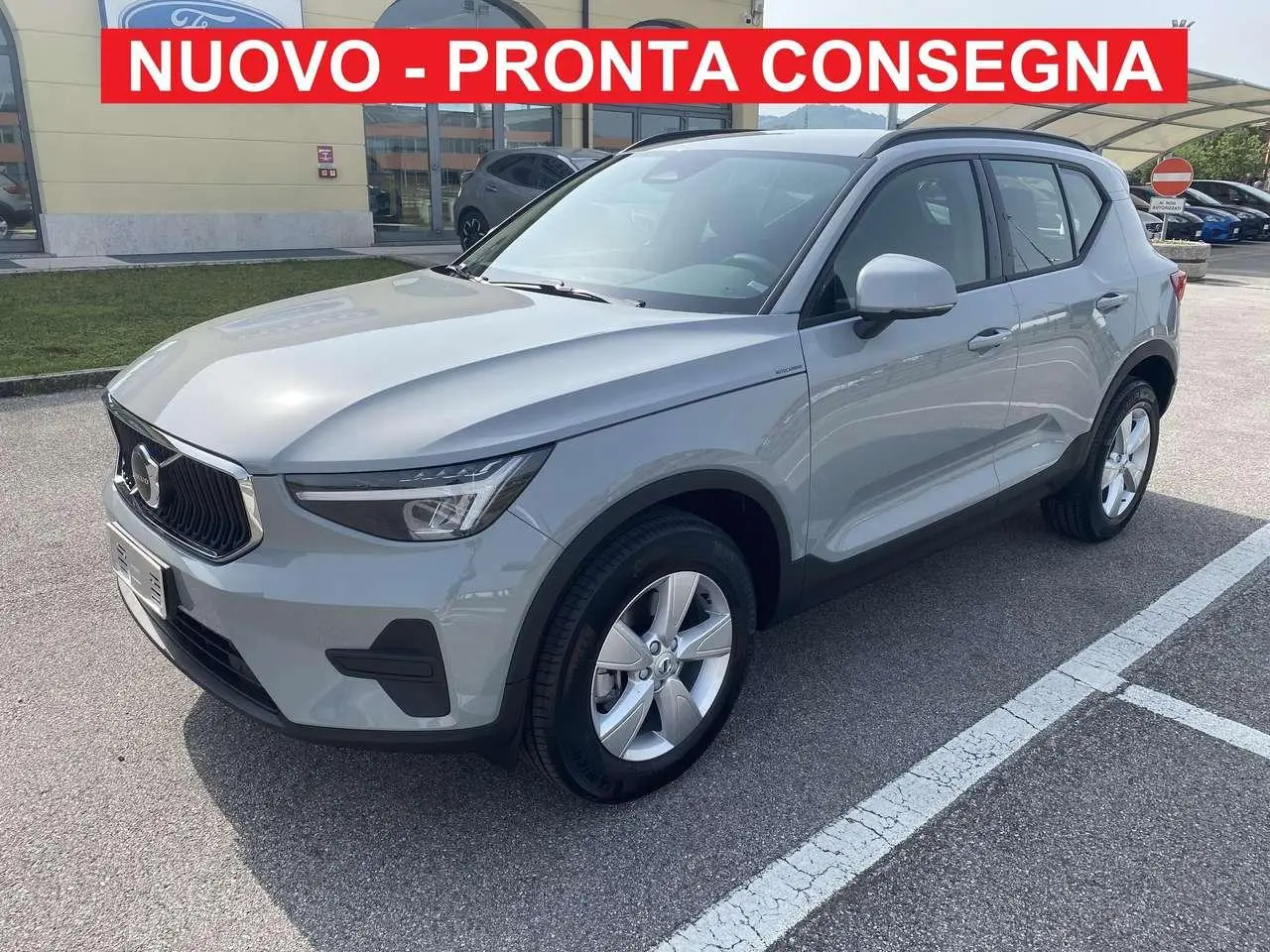 Photo 1 : Volvo Xc40 2024 Hybride