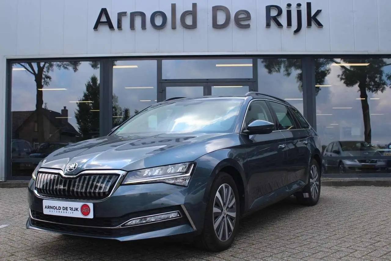 Photo 1 : Skoda Superb 2021 Hybride