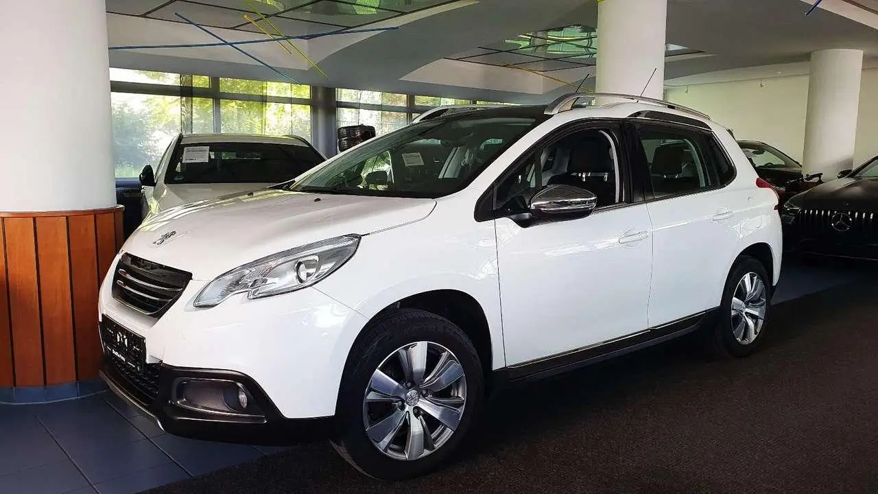 Photo 1 : Peugeot 2008 2015 Essence