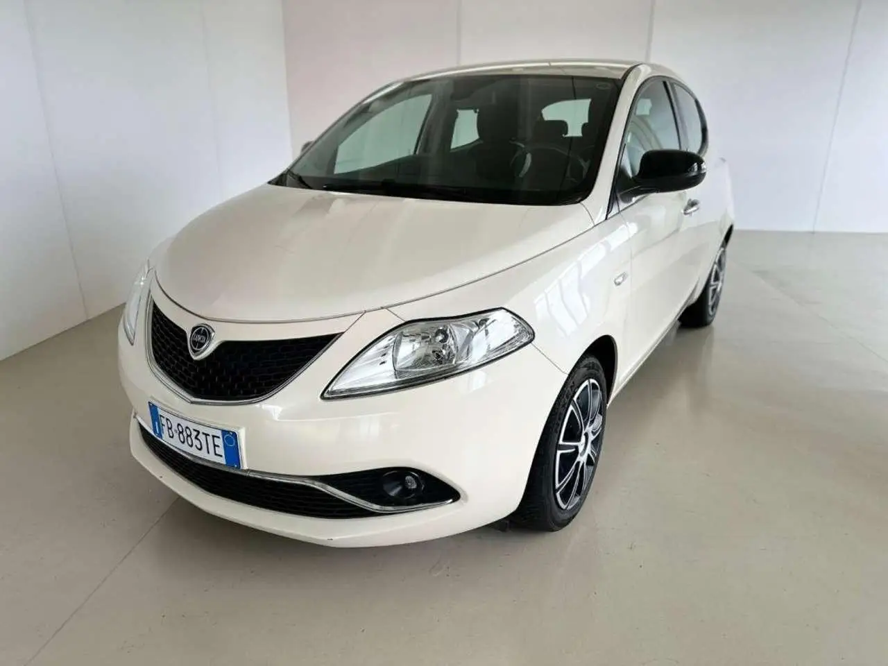 Photo 1 : Lancia Ypsilon 2015 GPL