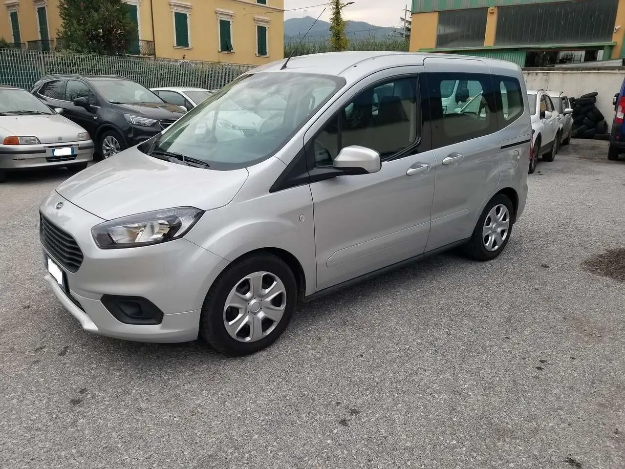 Photo 1 : Ford Tourneo 2022 Essence