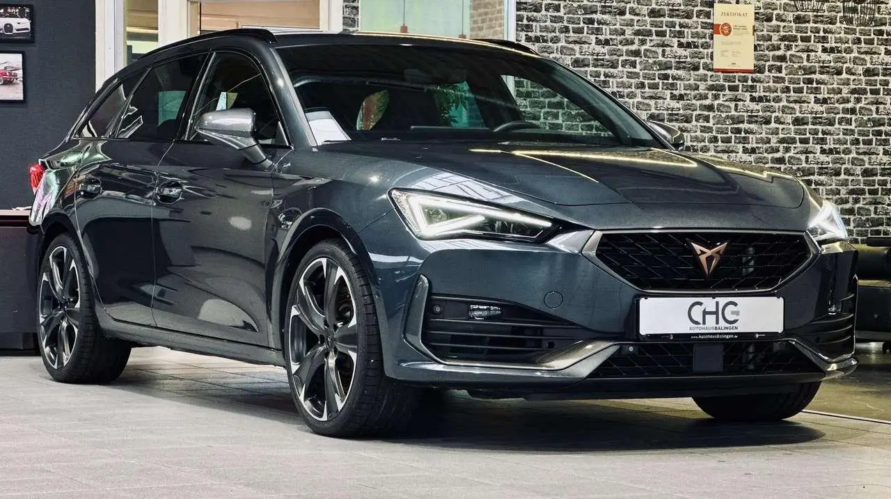 Photo 1 : Cupra Leon 2023 Petrol