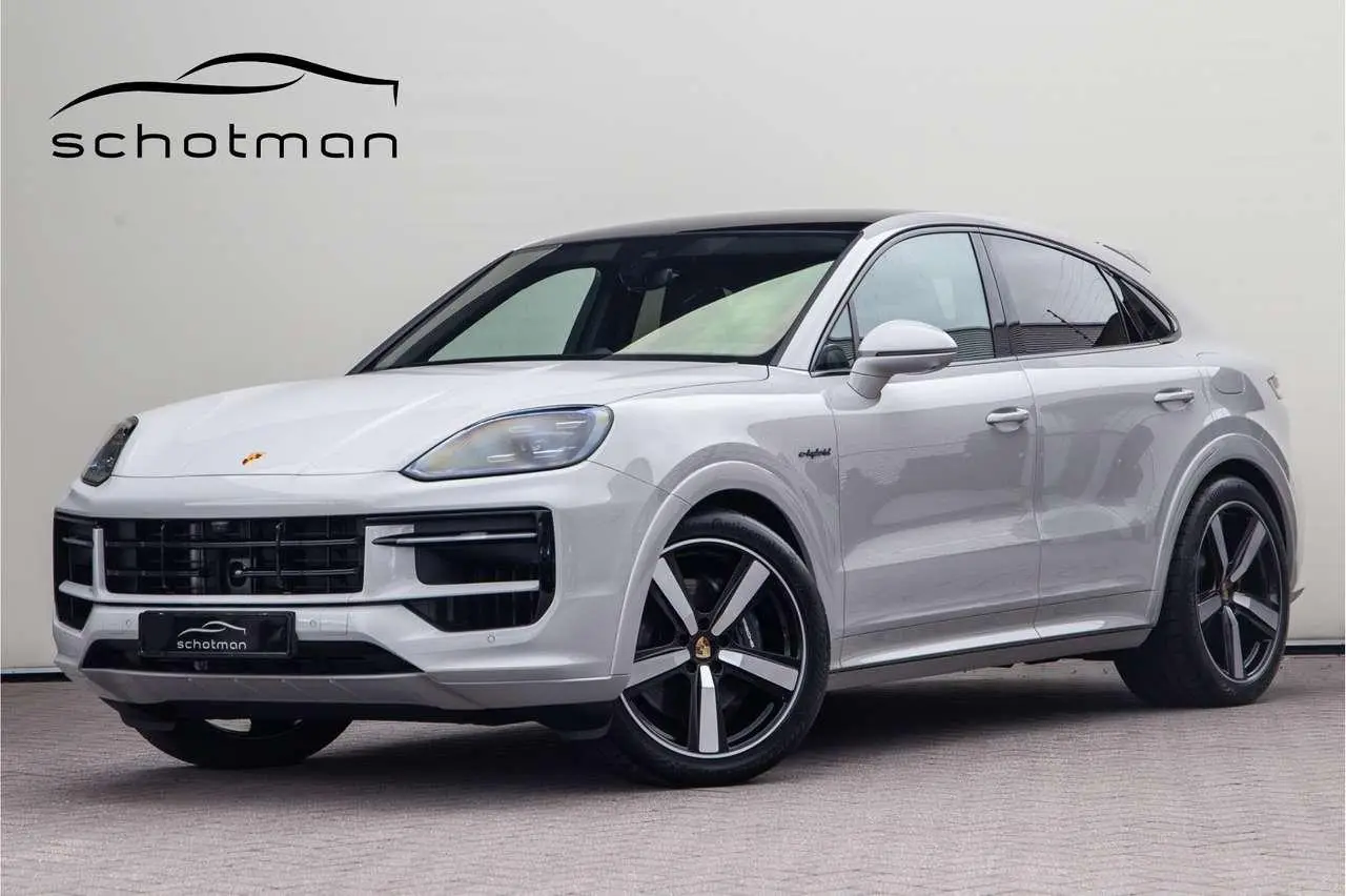 Photo 1 : Porsche Cayenne 2024 Hybrid