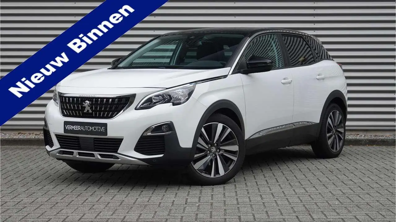 Photo 1 : Peugeot 3008 2018 Essence