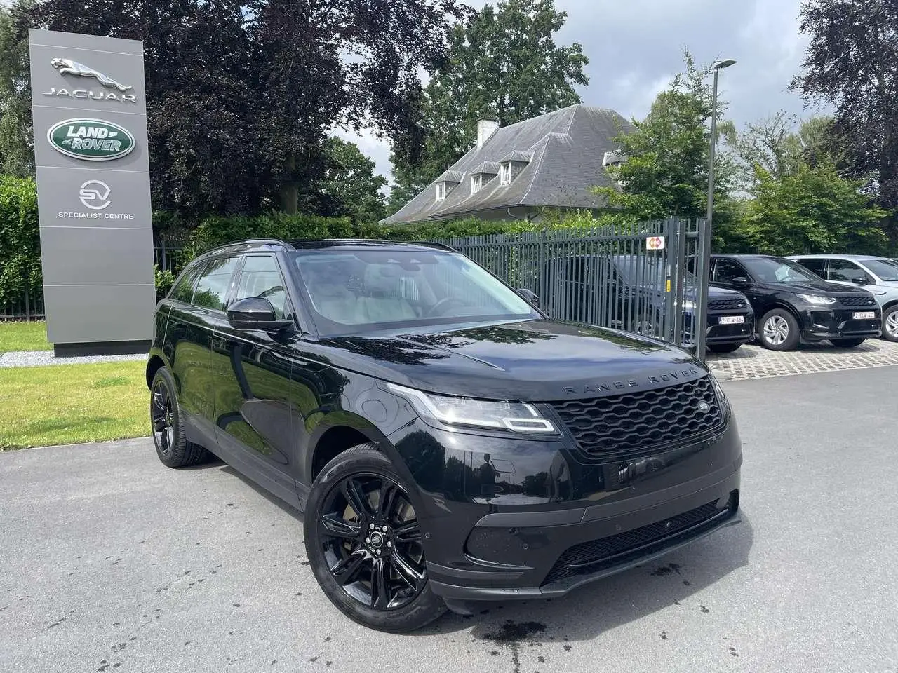 Photo 1 : Land Rover Range Rover Velar 2021 Hybrid