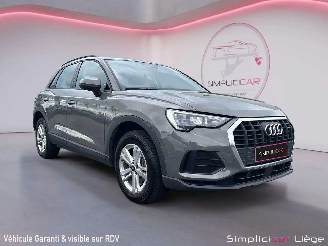 Photo 1 : Audi Q3 2023 Petrol