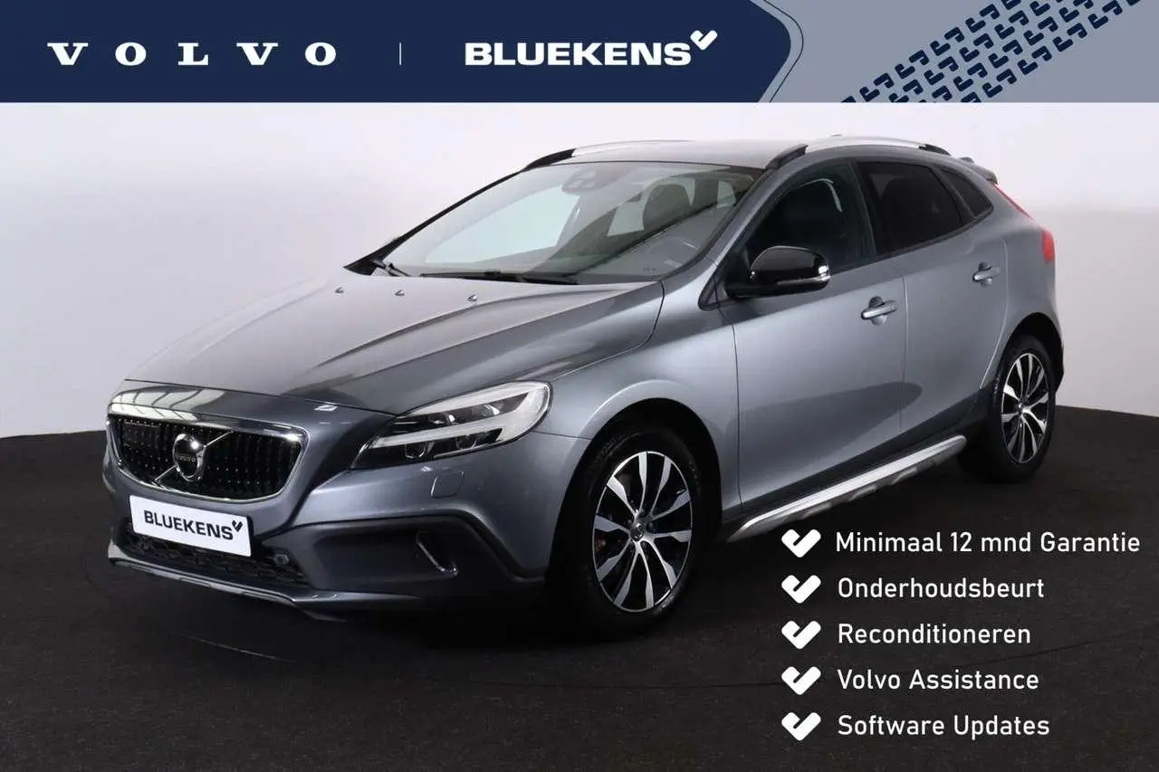 Photo 1 : Volvo V40 2019 Essence