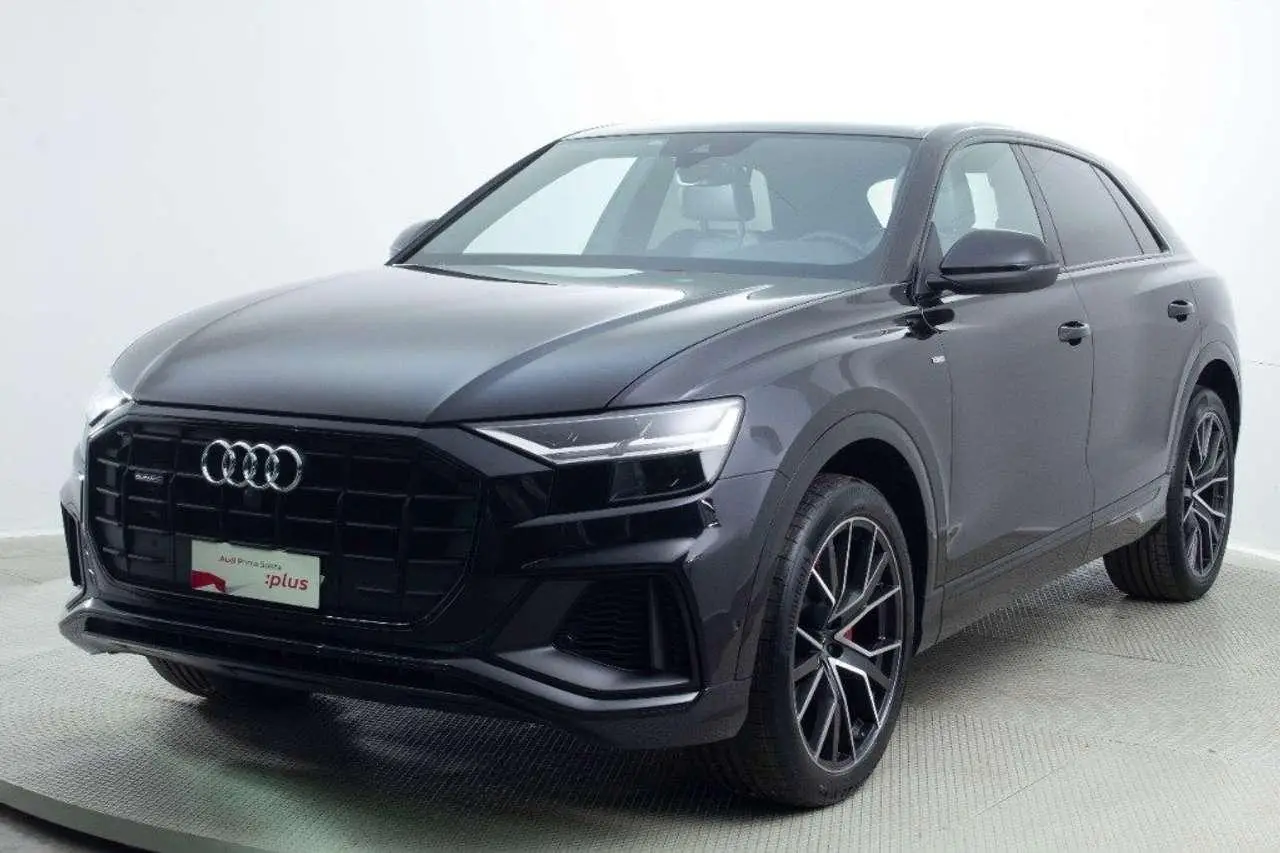 Photo 1 : Audi Q8 2020 Hybrid