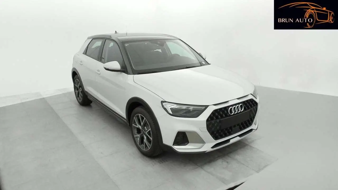 Photo 1 : Audi A1 2023 Essence