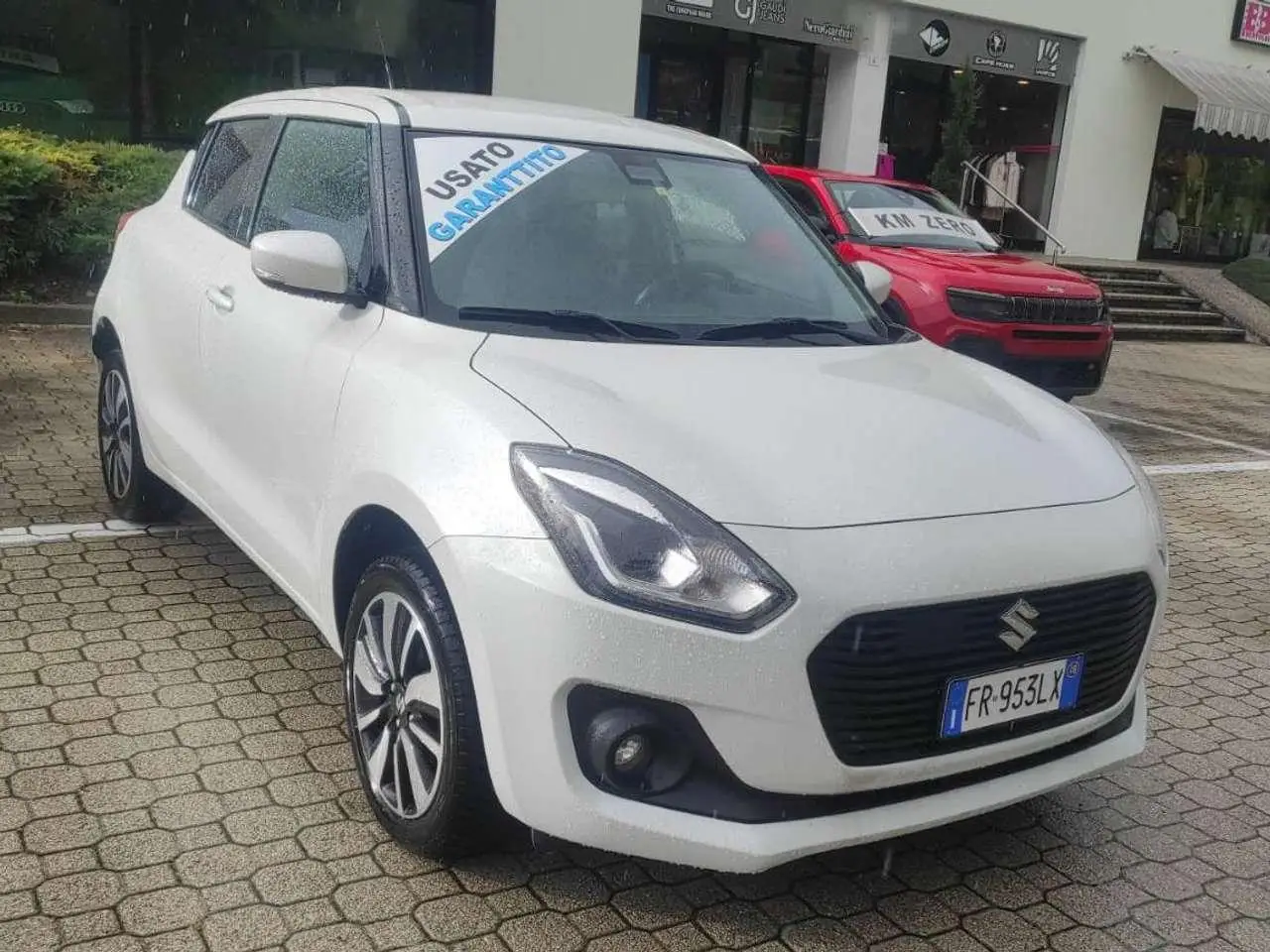 Photo 1 : Suzuki Swift 2018 Hybride