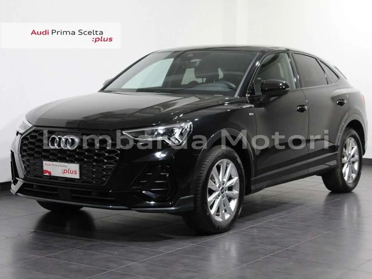 Photo 1 : Audi Q3 2023 Essence