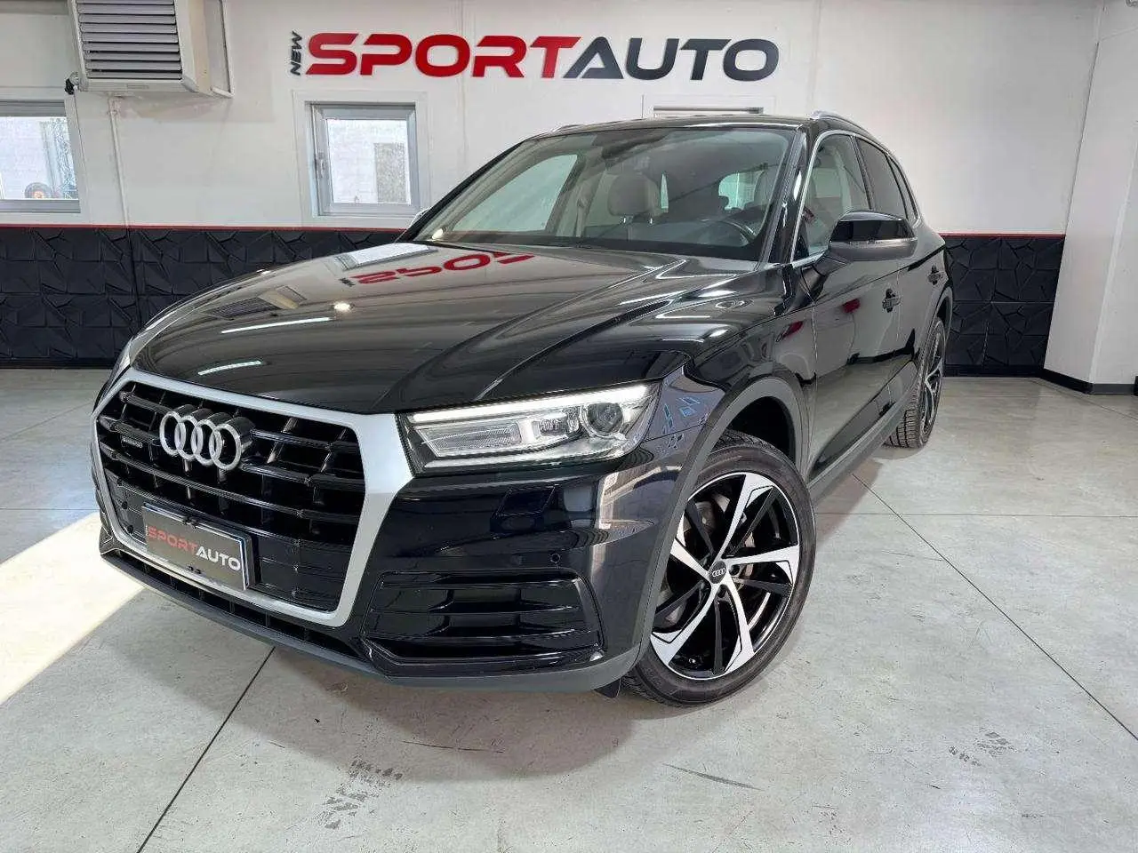 Photo 1 : Audi Q5 2018 Diesel