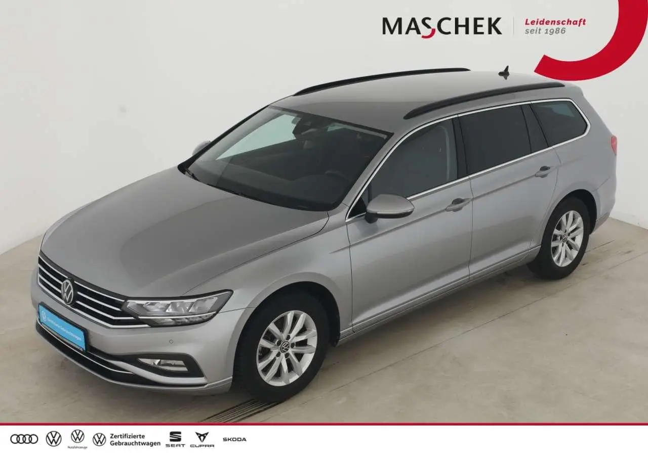 Photo 1 : Volkswagen Passat 2023 Essence