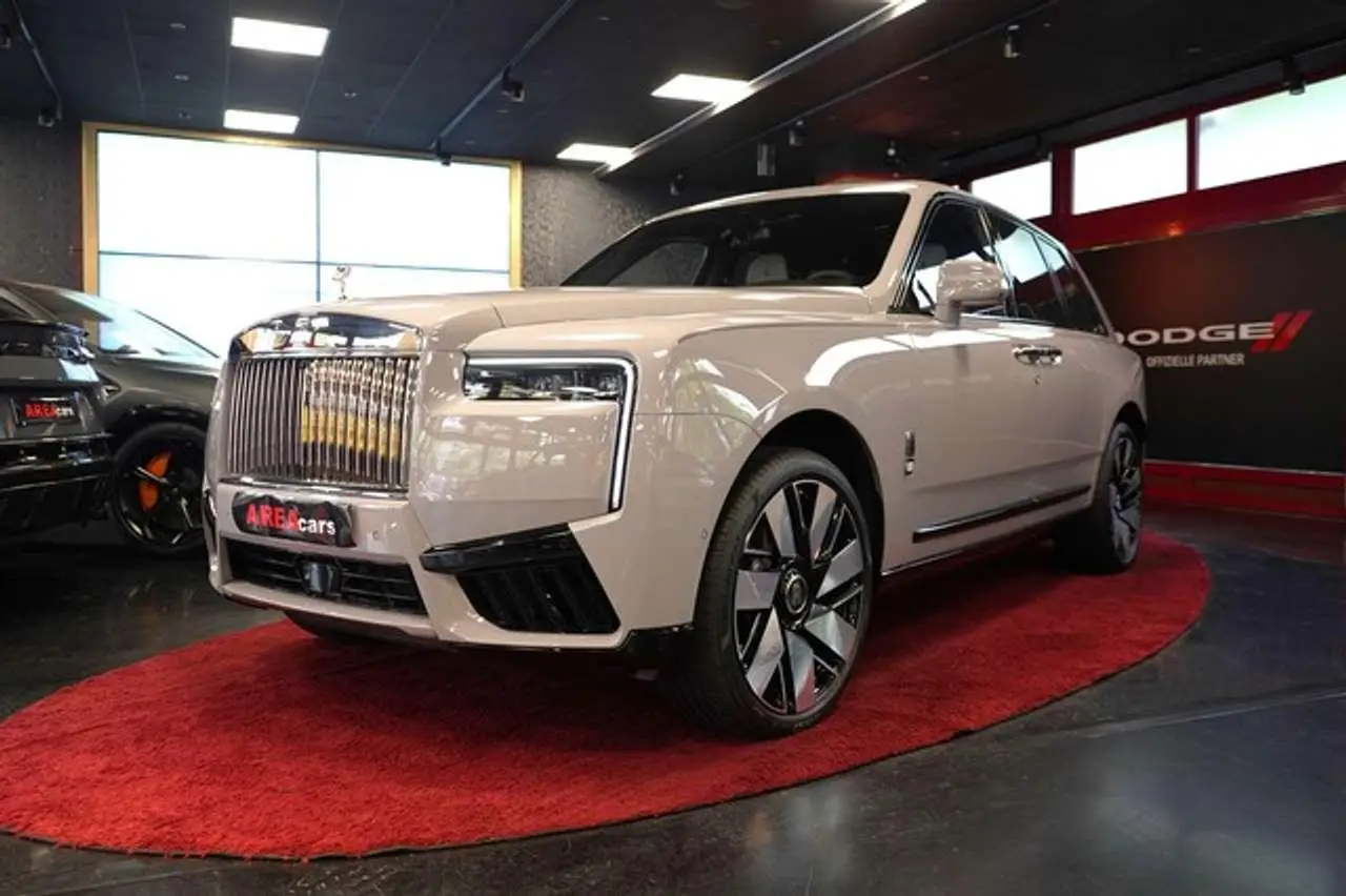 Photo 1 : Rolls-royce Cullinan 2024 Petrol