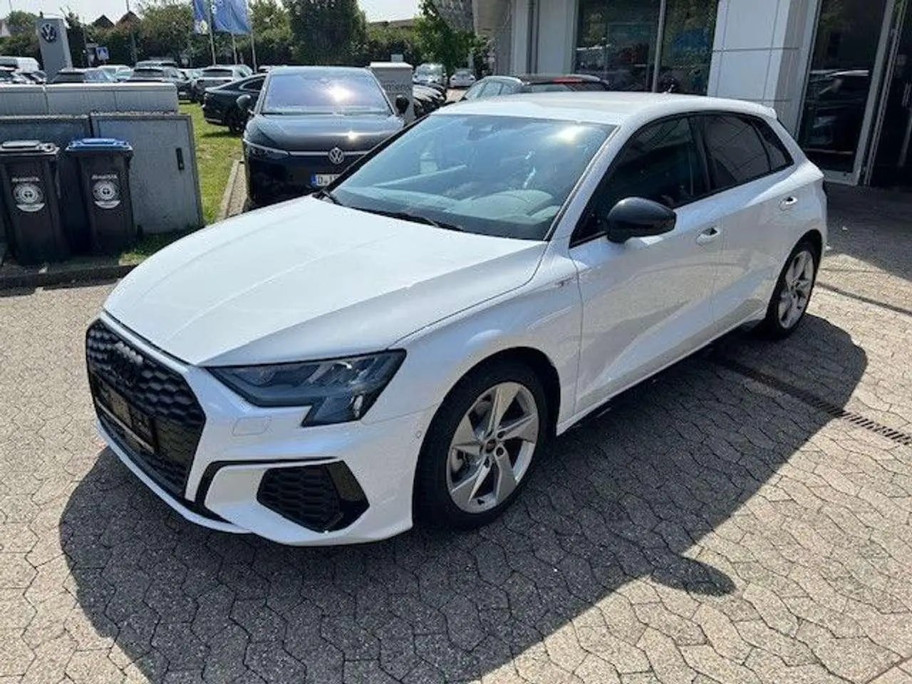 Photo 1 : Audi A3 2023 Petrol