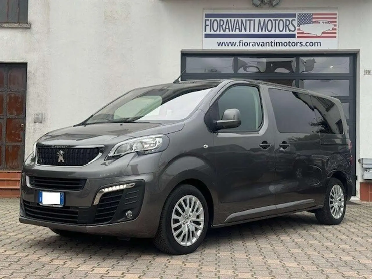 Photo 1 : Peugeot Traveller 2018 Diesel