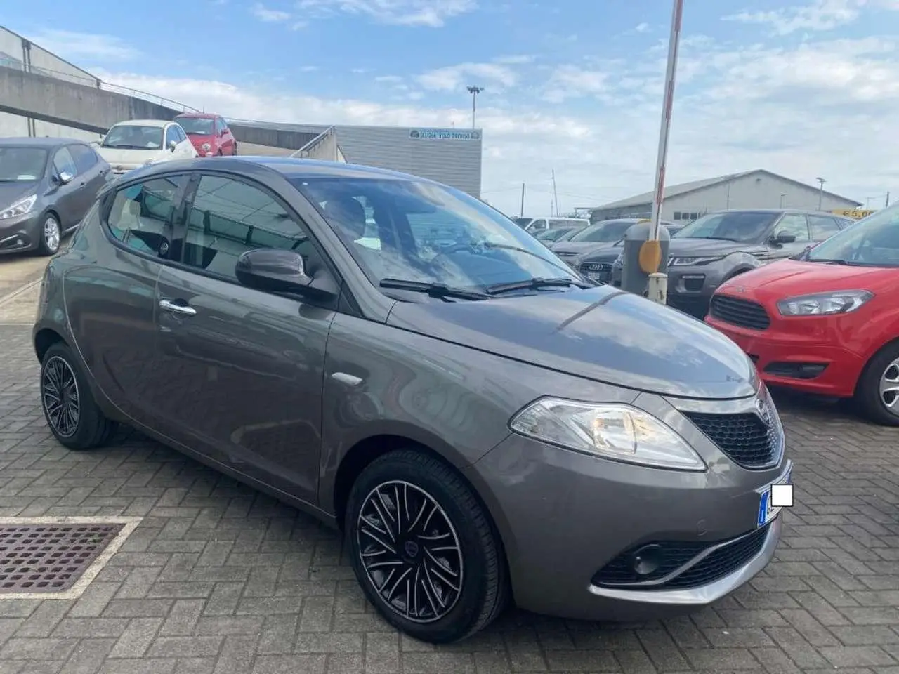 Photo 1 : Lancia Ypsilon 2021 Hybride