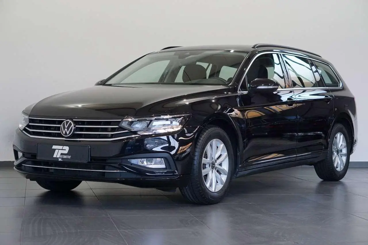 Photo 1 : Volkswagen Passat 2020 Petrol