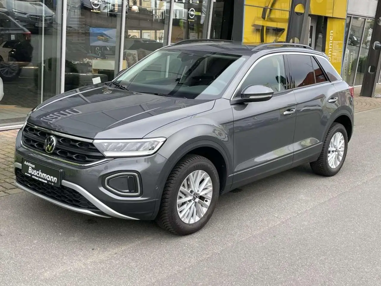 Photo 1 : Volkswagen T-roc 2024 Petrol