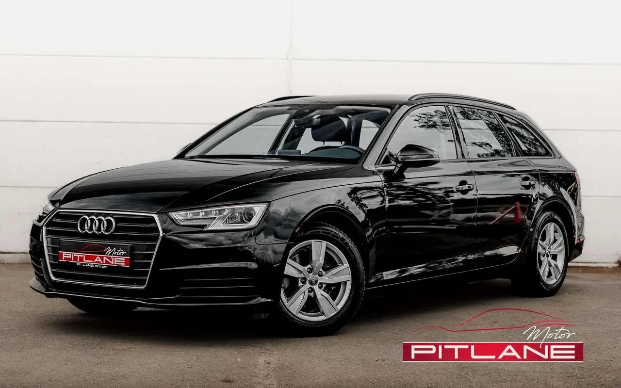 Photo 1 : Audi A4 2019 Petrol