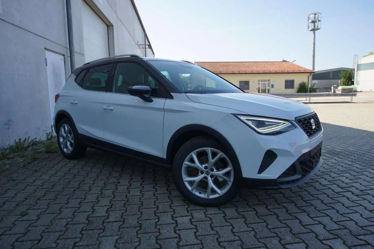 Photo 1 : Seat Arona 2024 Essence