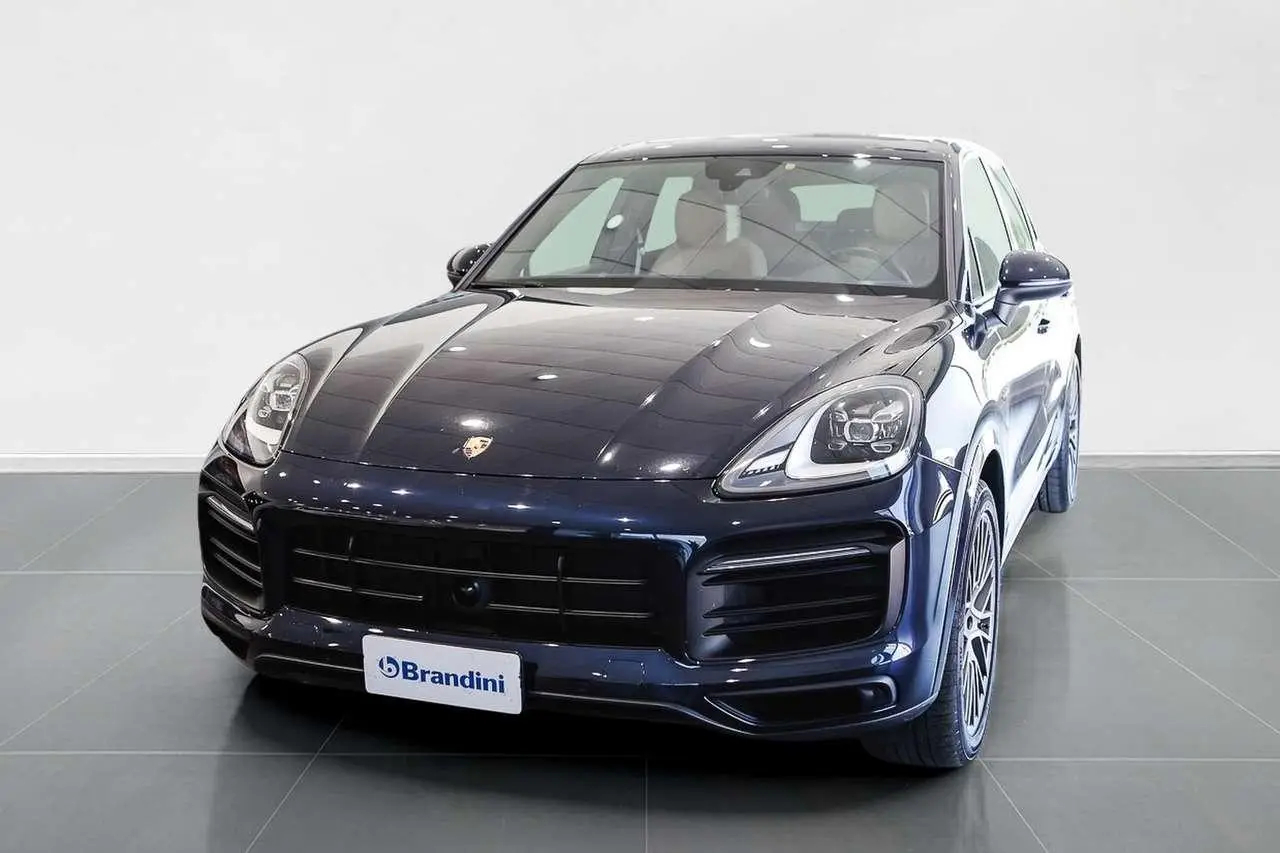 Photo 1 : Porsche Cayenne 2023 Petrol