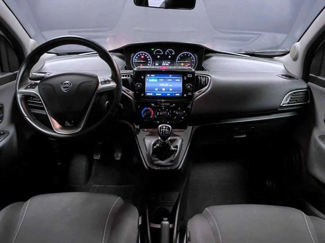 Photo 1 : Lancia Ypsilon 2022 Hybrid