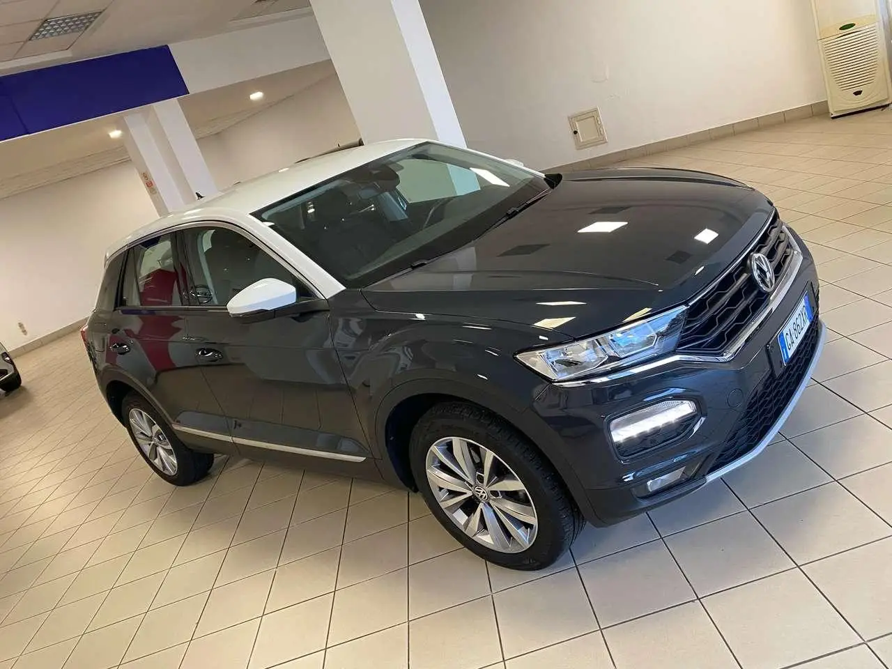 Photo 1 : Volkswagen T-roc 2020 Essence