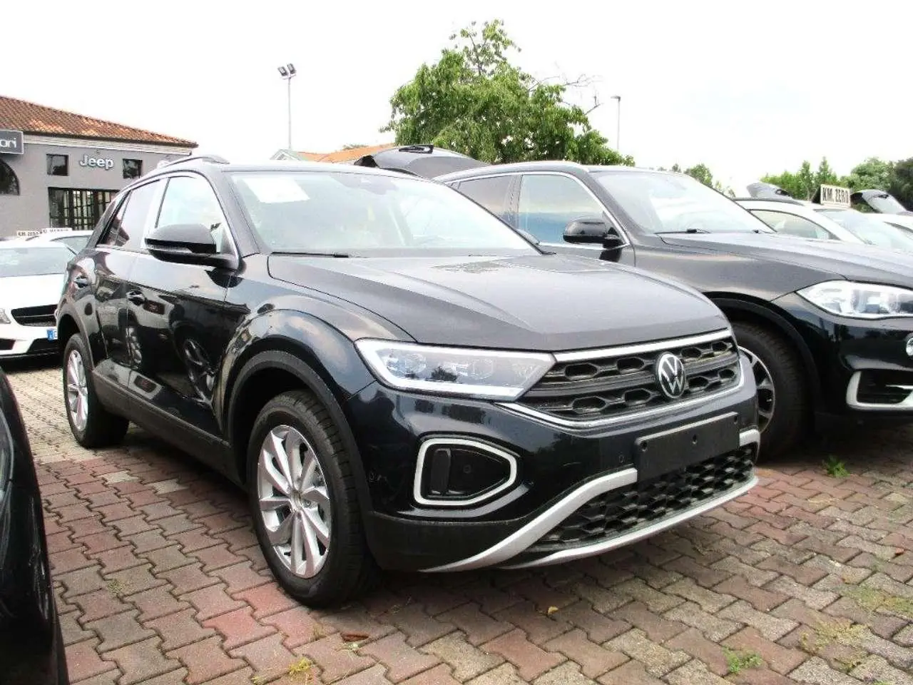 Photo 1 : Volkswagen T-roc 2024 Petrol