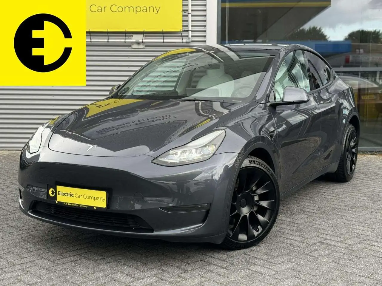 Photo 1 : Tesla Model Y 2022 Électrique