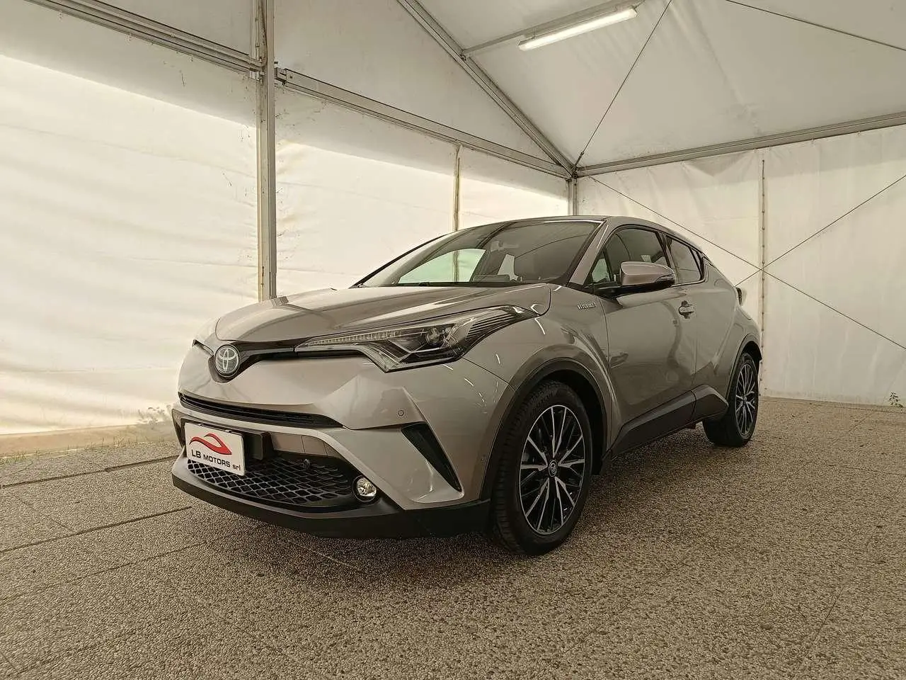 Photo 1 : Toyota C-hr 2019 Hybrid