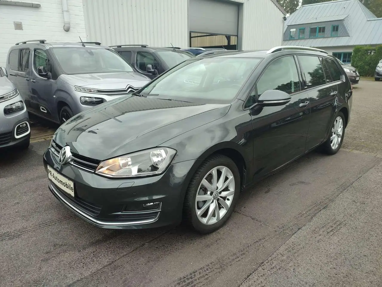 Photo 1 : Volkswagen Golf 2016 Petrol